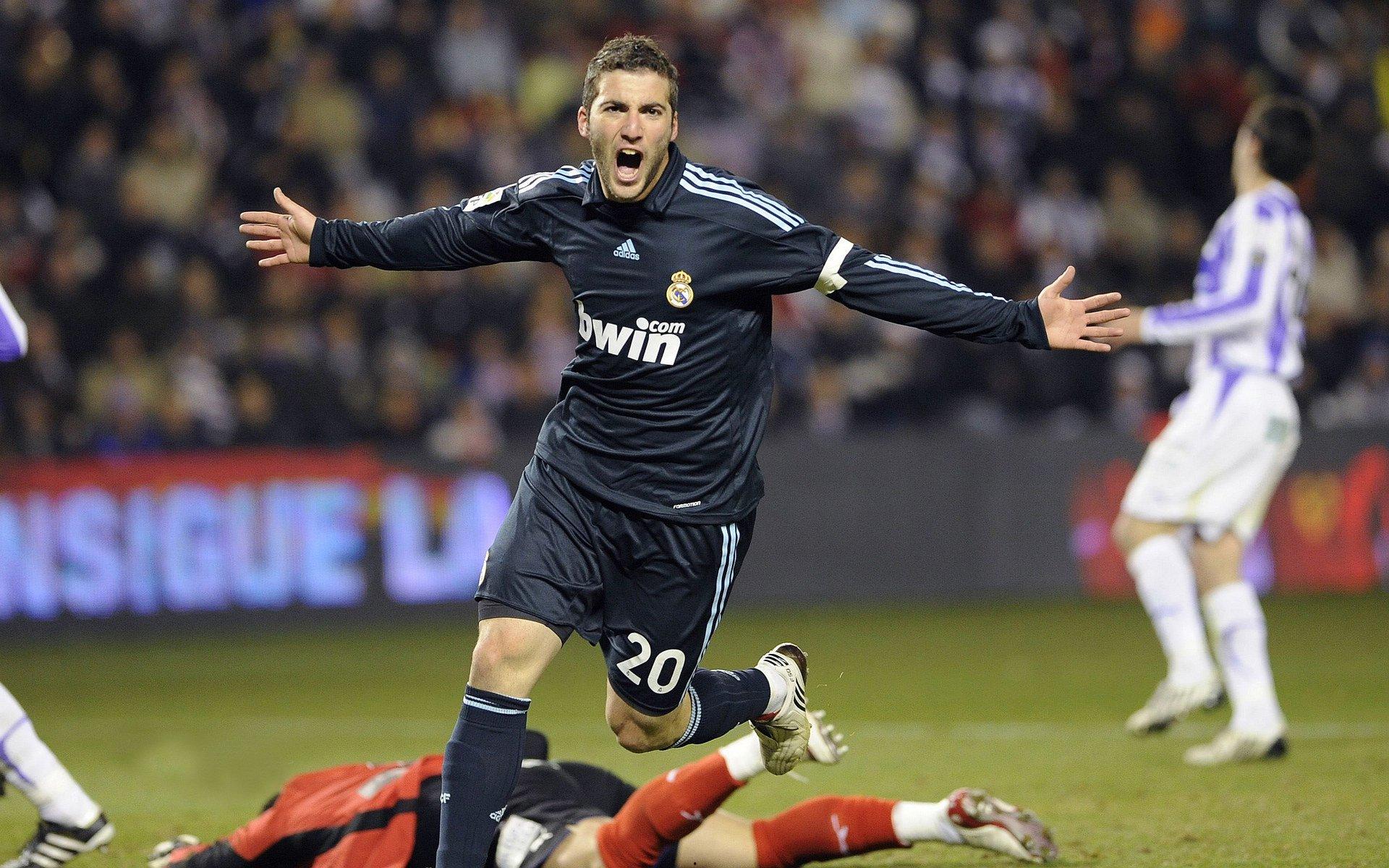 姆巴佩梅开二度助巴黎圣日耳曼登顶法甲积分榜